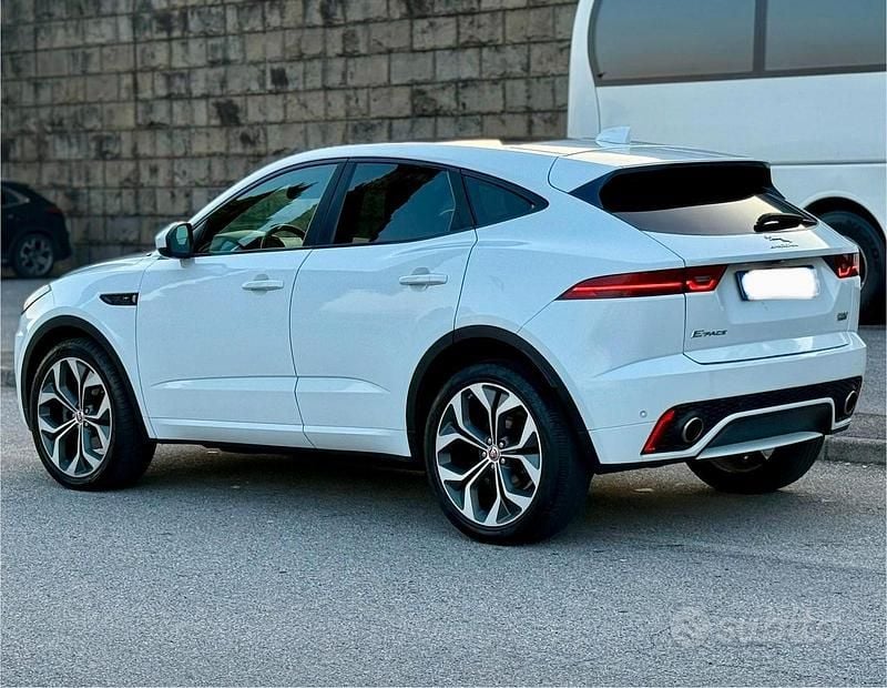 Usata Jaguar E-Pace R-Dynamic 180 CV (132 kW) 2019 Bianco SUV