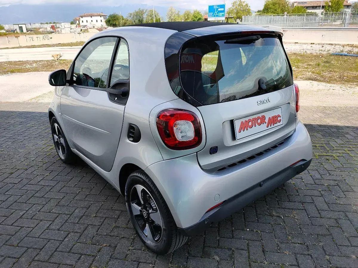 Usata Smart ForTwo Electric Drive Passion 40 kW (55 CV) 2021 Argento