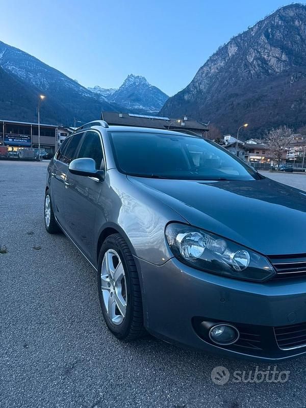 Usata VW Golf VI Highline 105 CV (77 kW) 2010 Grigio Utilitaria