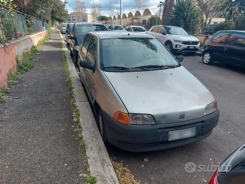 Usata Fiat Punto 54 CV (39 kW) 1997 Grigio Berlina
