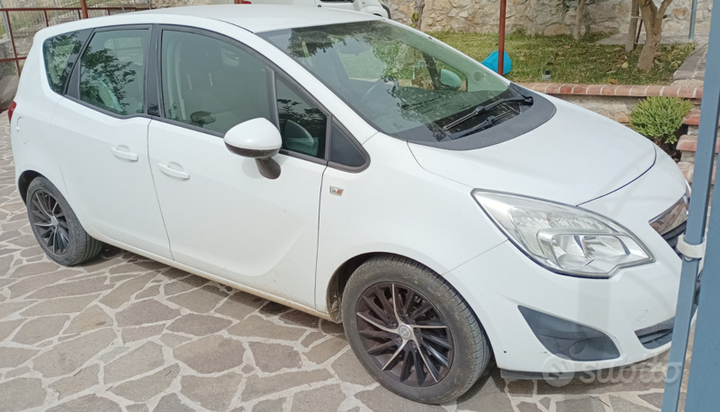 Usato 2013 Opel Meriva 1.2 Diesel 95 CV (5.850 €)