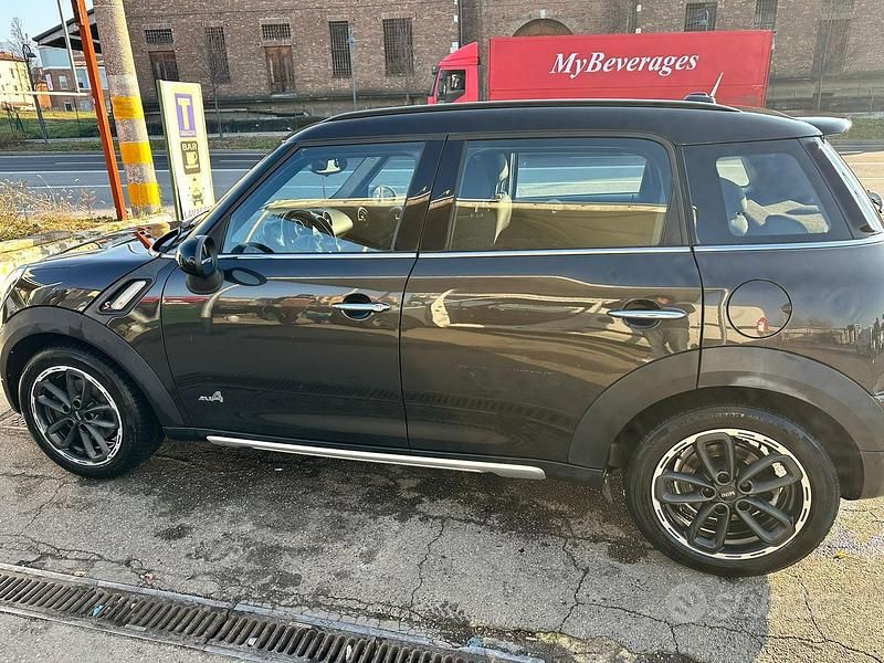 Usata Mini Countryman 143 CV (105 kW) 2015 Nero SUV