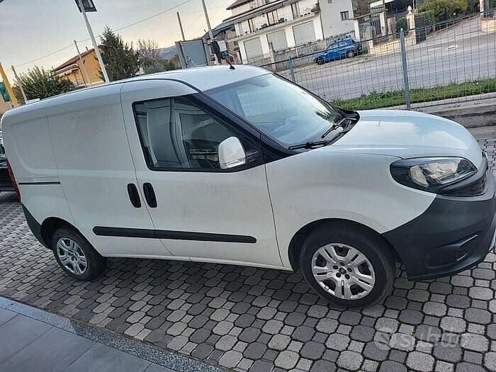 Usata Fiat Doblò 95 CV (69 kW) 2019 Bianco Monovolume