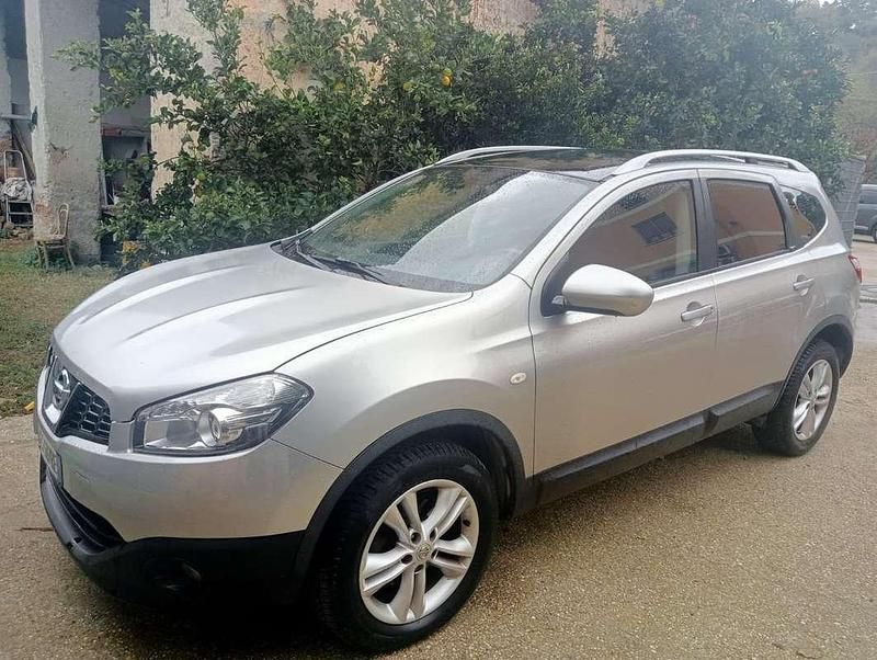 Argento Usata 2013 Nissan Qashqai +2 Visia SUV | 9200 € (Cara) - Immagine 1/4