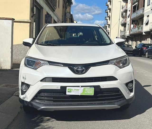 Usata Toyota RAV4 Business Edition 143 CV (105 kW) 2017 Bianco SUV
