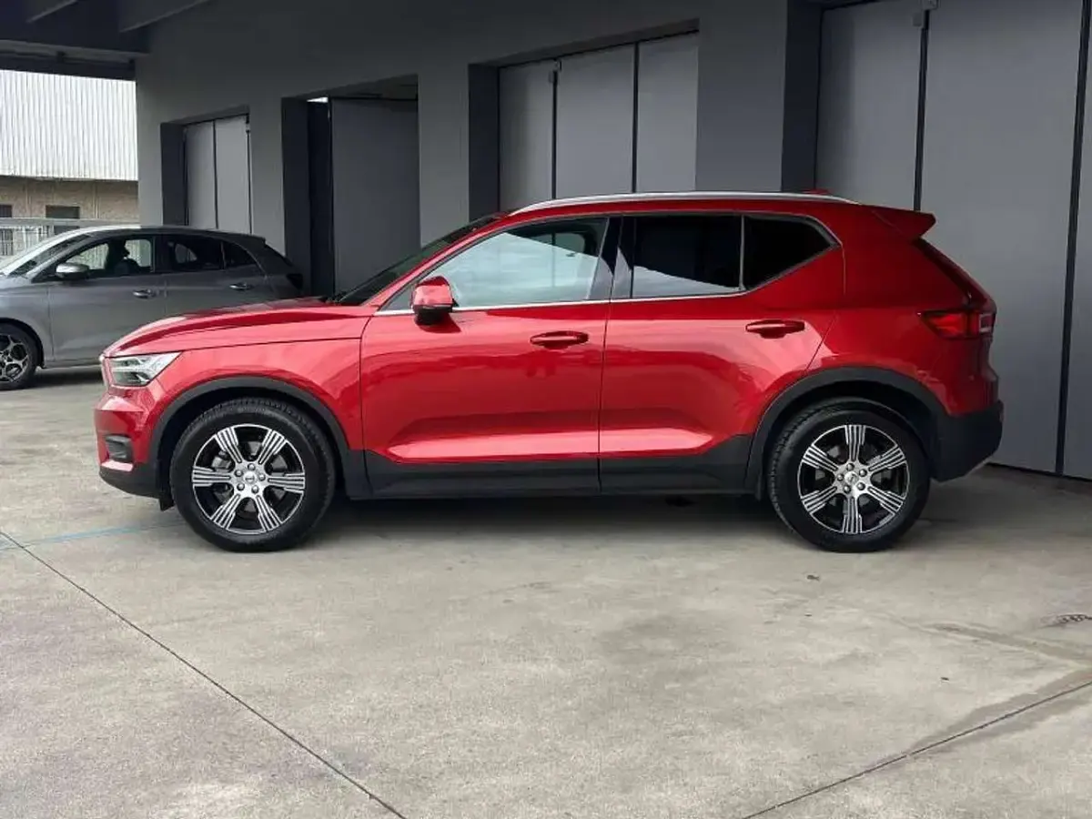 Usata Volvo XC40 Inscription 190 CV (139 kW) 2020 Rosso SUV