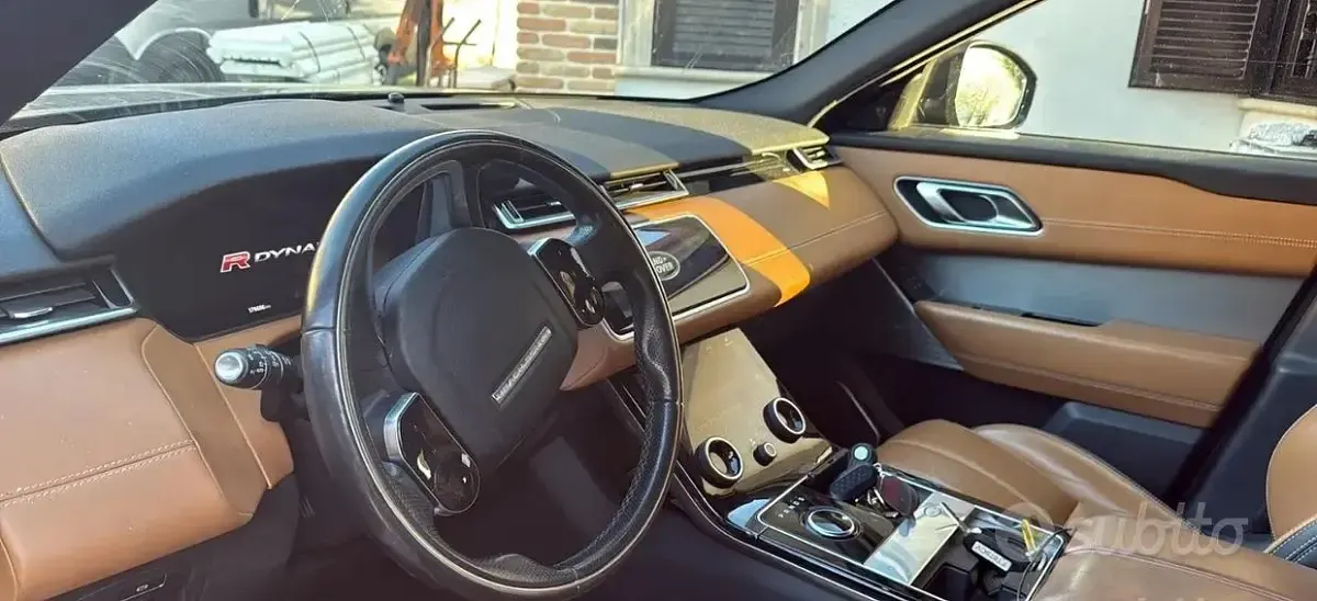 Usata Land Rover Range Rover Velar R-Dynamic 241 CV (177 kW) 2019 Nero SUV