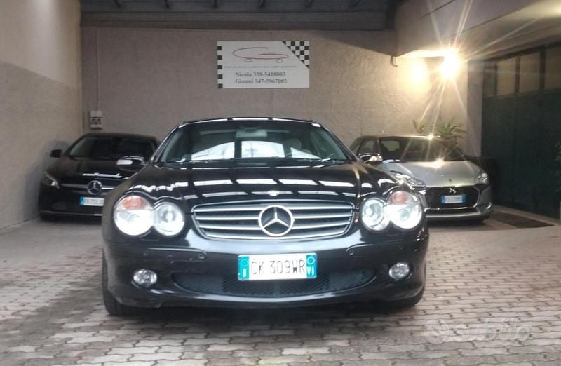 Usata Mercedes SL500 244 CV (179 kW) 2004 Nero Cabrio
