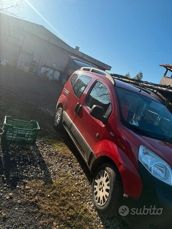 Usata Peugeot Bipper 75 CV (55 kW) 2010 Monovolume