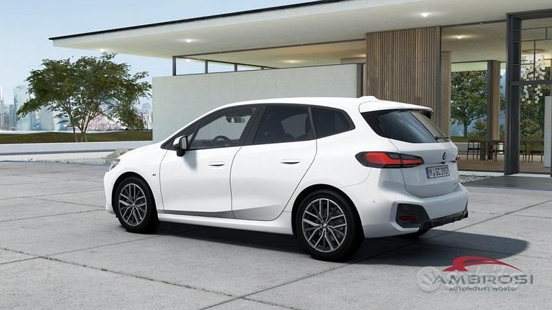 Usata BMW 218 Active Tourer M Sport 150 CV (110 kW) 2025 Alpin white pastello Monovolume