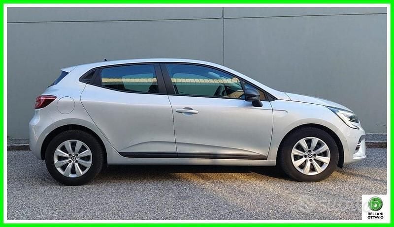 Usata Renault Clio V Business 90 CV (66 kW) 2022 Grigio platino Berlina