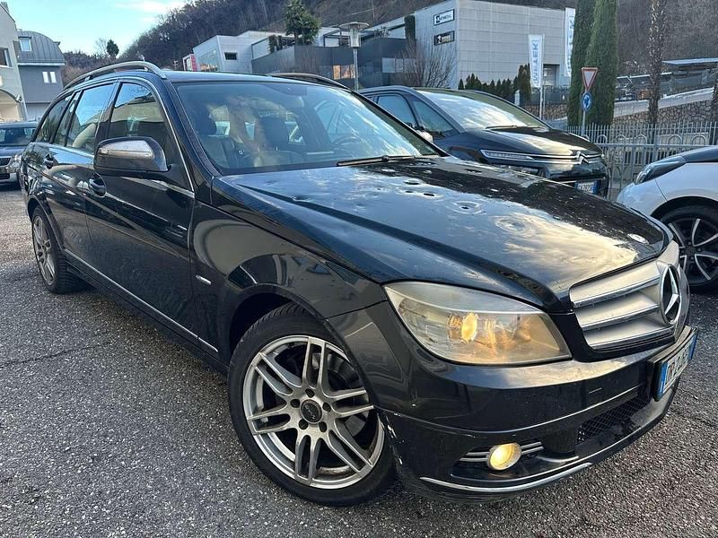 Usata Mercedes C220 Avantgarde 170 CV (125 kW) 2008 Obsidianschwarz  metalliclack Station wagon
