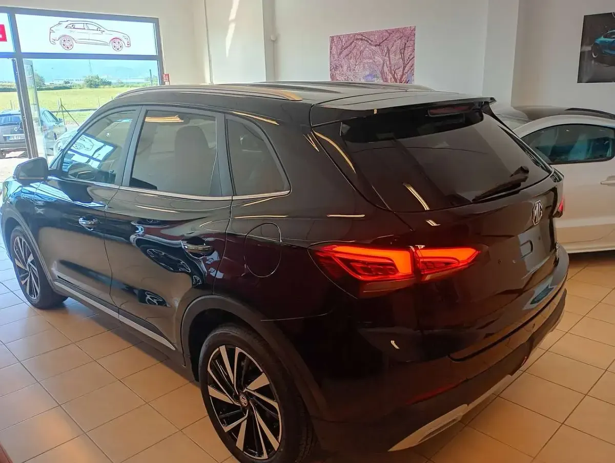 Nuova MG ZS Luxury 102 CV (75 kW) 2026 Nero SUV