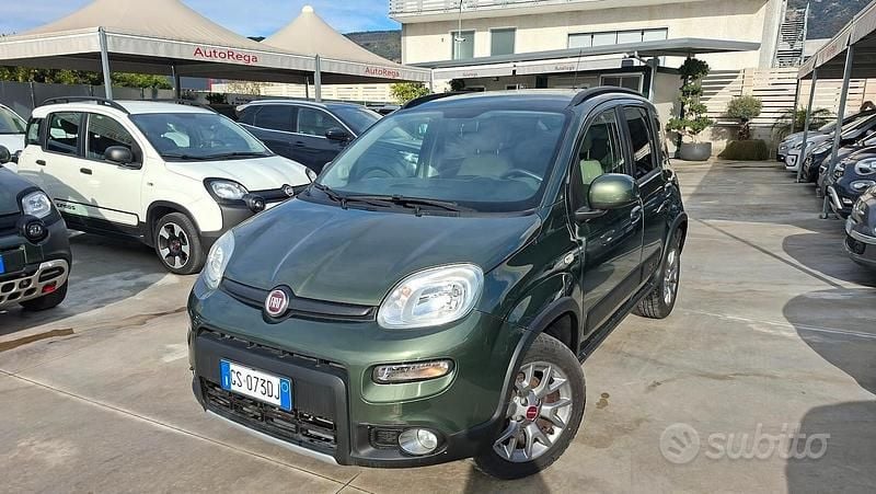 Usata Fiat Panda 4x4 S 95 CV (69 kW) 2016 Verde Utilitaria