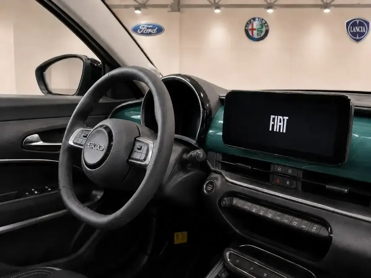 Usata Fiat 600 Pop 145 CV (106 kW) 2025 Verde SUV