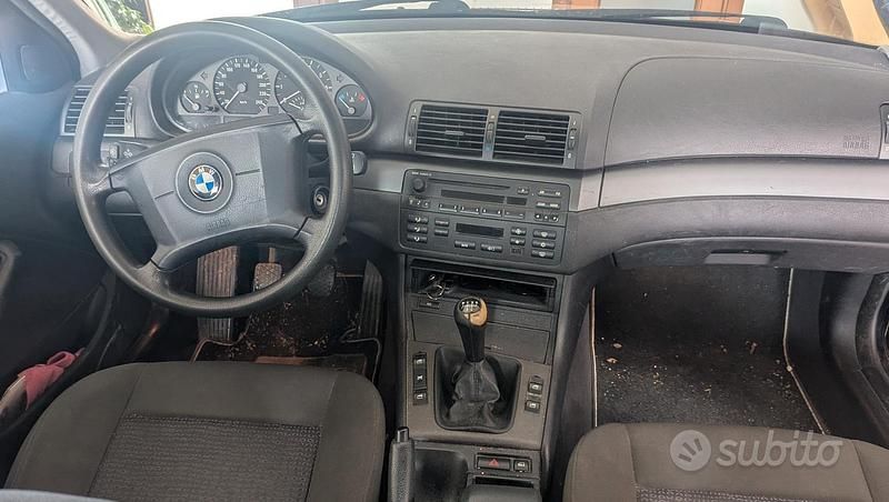 Begagnad BMW 318 Efficient Dynamics 2003 Blå Kombi