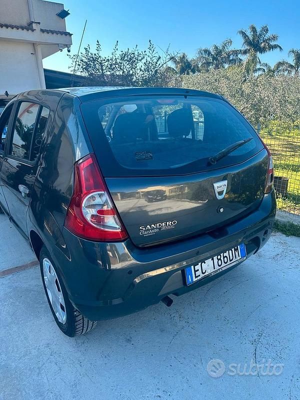 Usata Dacia Sandero 2010 Nero Berlina