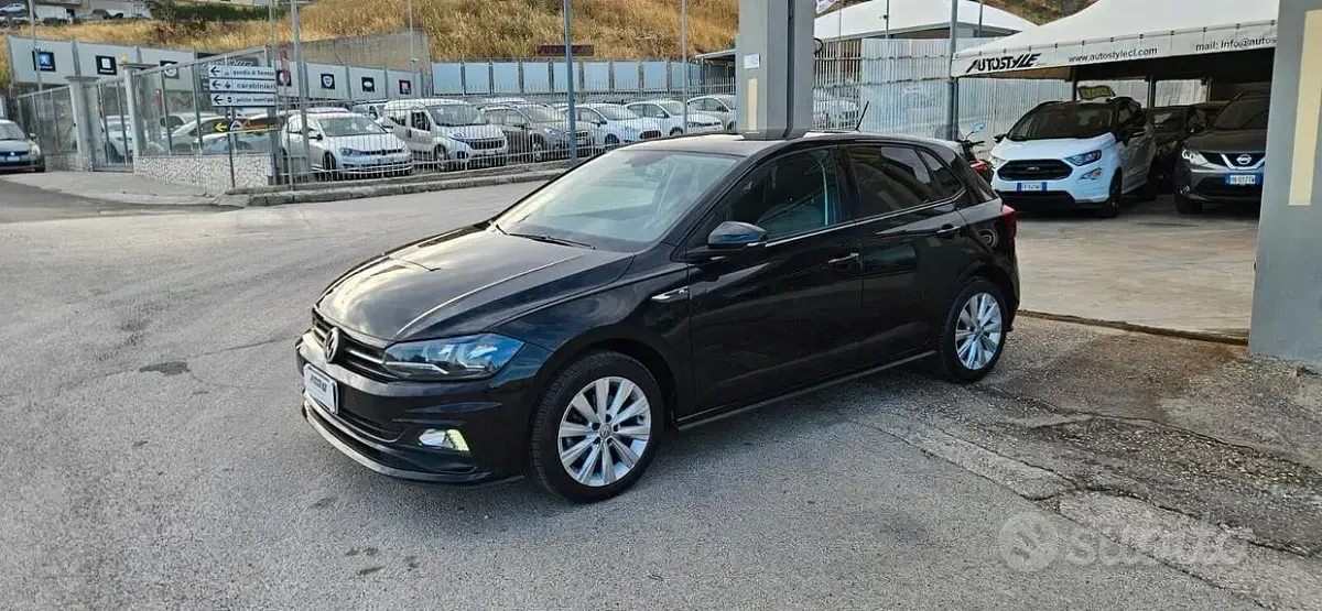 Usata VW Polo R-line 95 CV (69 kW) 2018 Nero Utilitaria
