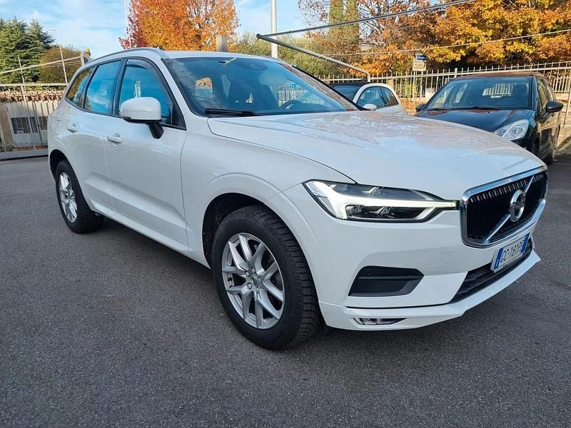 Usata Volvo XC60 Momentum 197 CV (144 kW) 2020 Bianco SUV