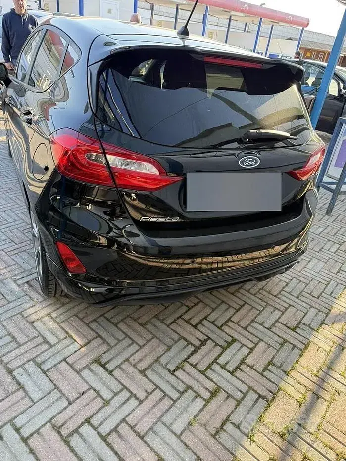 Usata Ford Fiesta ST-Line 120 CV (88 kW) 2018 Nero Utilitaria