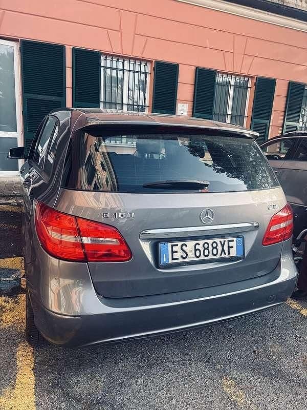 Käytetty Mercedes B160 Premium 90 HP (66 kW) 2013 Tila-auto
