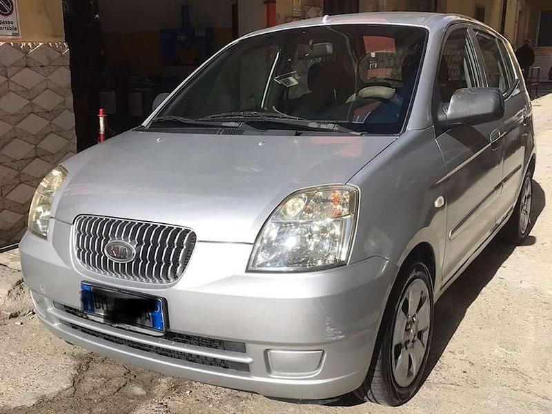 Usata Kia Picanto EX 65 CV (47 kW) 2008 Argento Utilitaria