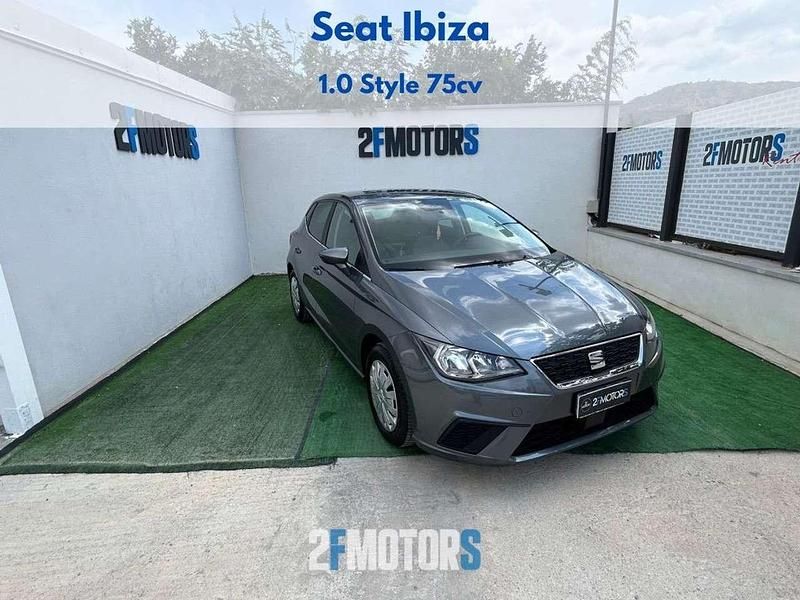 Grigio Usata 2017 Seat Ibiza Style Tre volumi | 7900 € (Buon prezzo) - Immagine 1/4