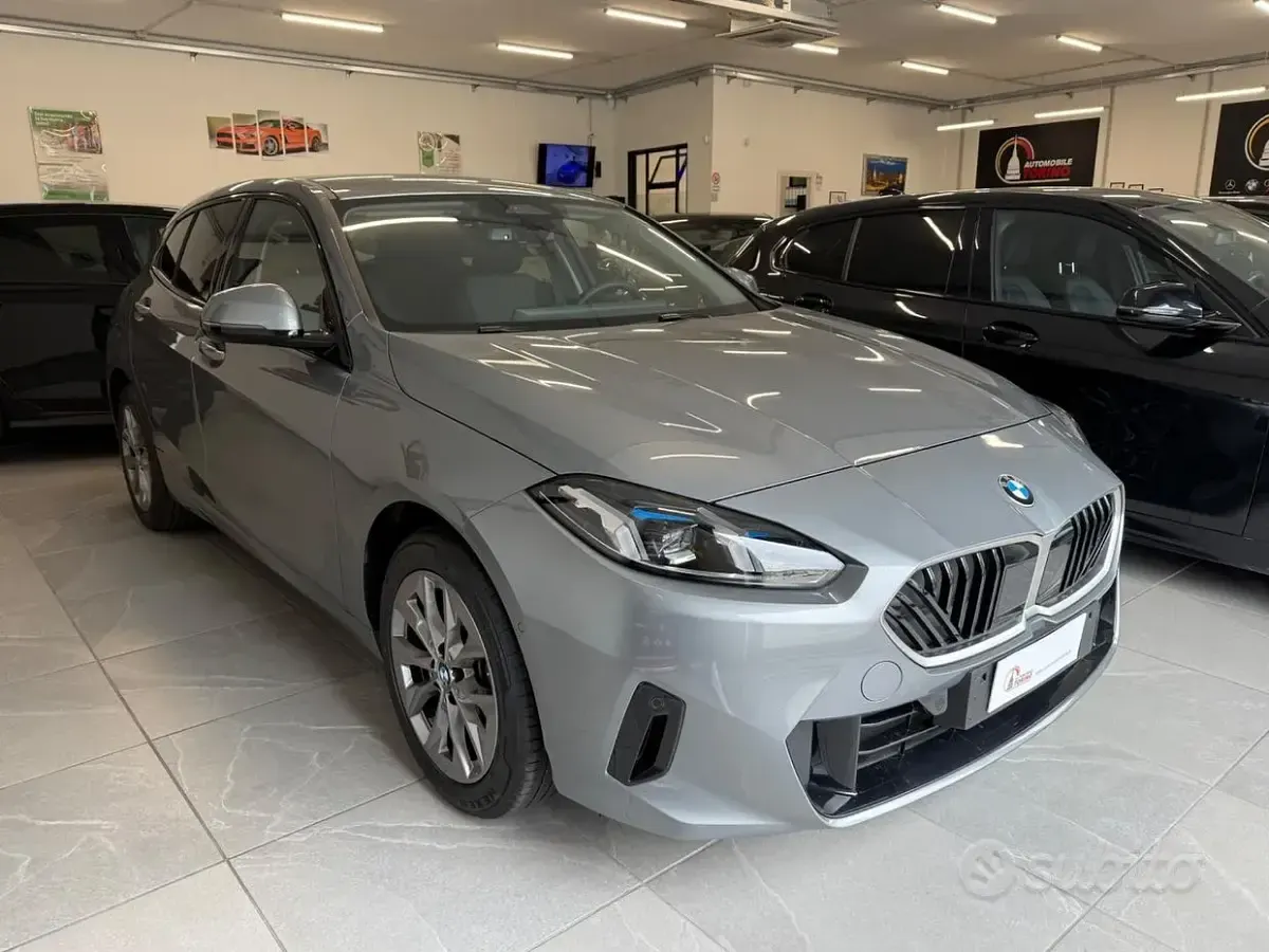 Usata BMW 120 Advantage 136 CV (100 kW) 2024 Grigio Utilitaria