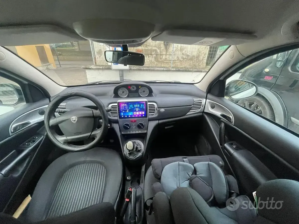 Usata Lancia Ypsilon 75 CV (55 kW) 2011 Bianco Utilitaria