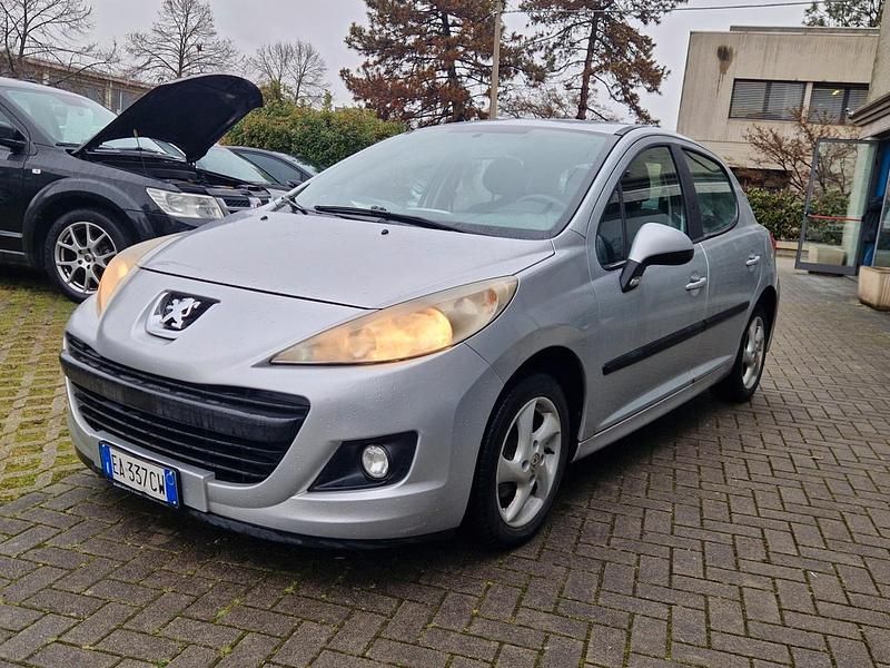 Usata Peugeot 207 73 CV (53 kW) 2010 Grigio Berlina