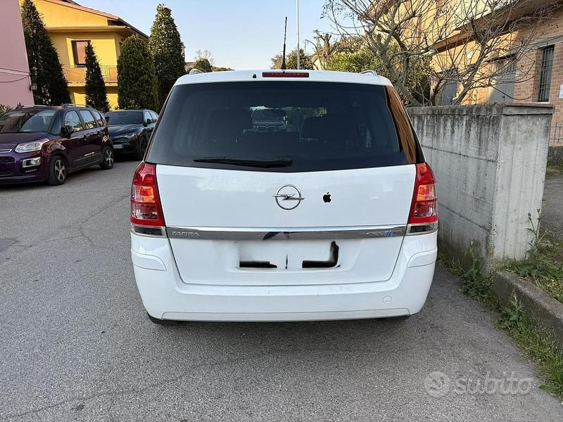 Usata Opel Zafira Cosmo 150 CV (110 kW) 2012 Bianco Monovolume