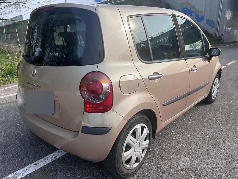 Usata Renault Modus 82 CV (60 kW) 2004 Grigio Monovolume