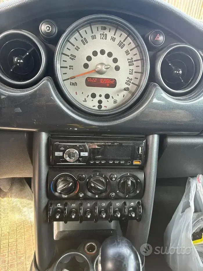 Usata Mini One D 75 CV (55 kW) 2004 Grigio Utilitaria