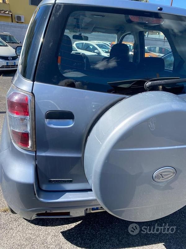 Usata Daihatsu Terios HIRO 105 CV (77 kW) 2009 Argento SUV