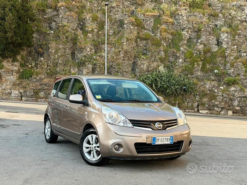 Usata Nissan Note 88 CV (64 kW) 2009 Marrone Utilitaria