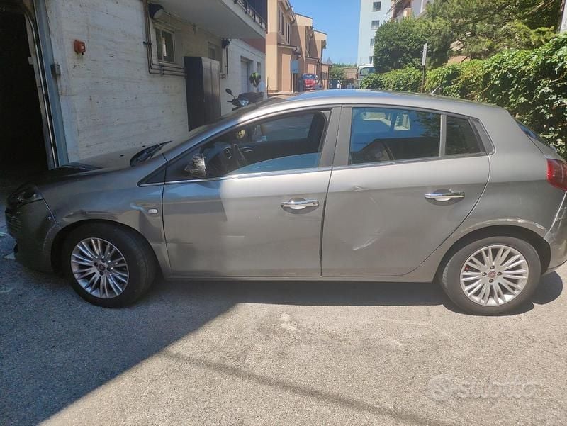 Usata Fiat Bravo 105 CV (77 kW) 2020 Grigio Utilitaria