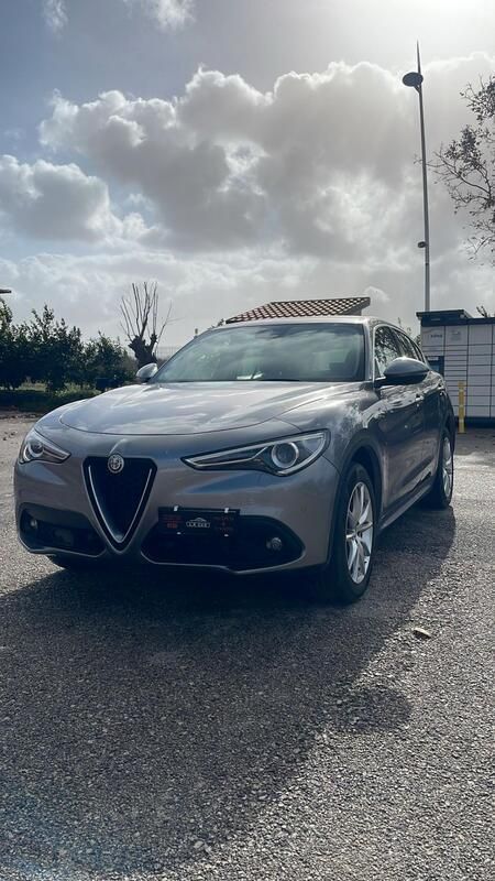 Usata Alfa Romeo Stelvio Executive 210 CV (154 kW) 2017 Grigio SUV