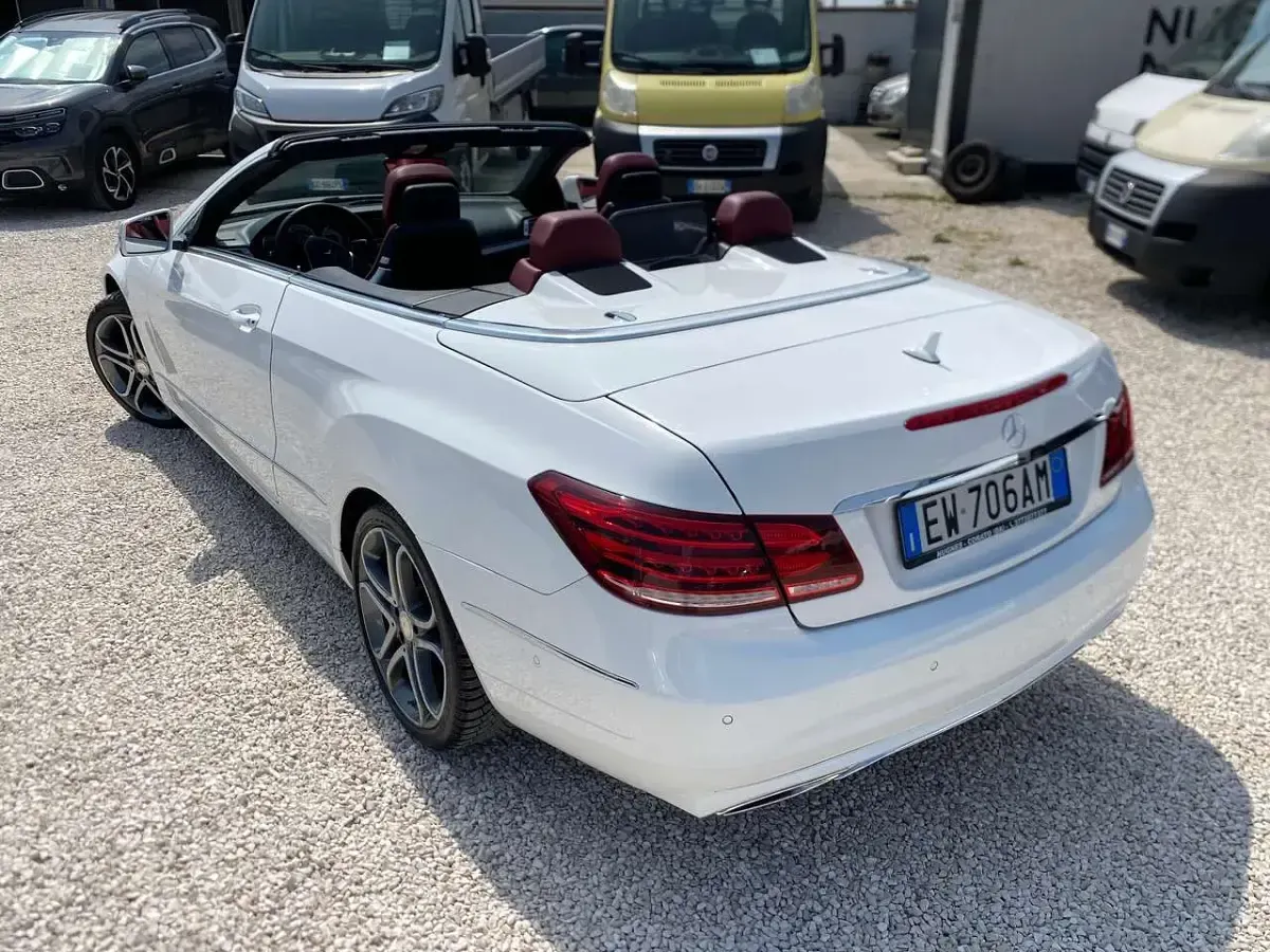 Usata Mercedes E220 Premium 170 CV (125 kW) 2014 Bianco Cabrio