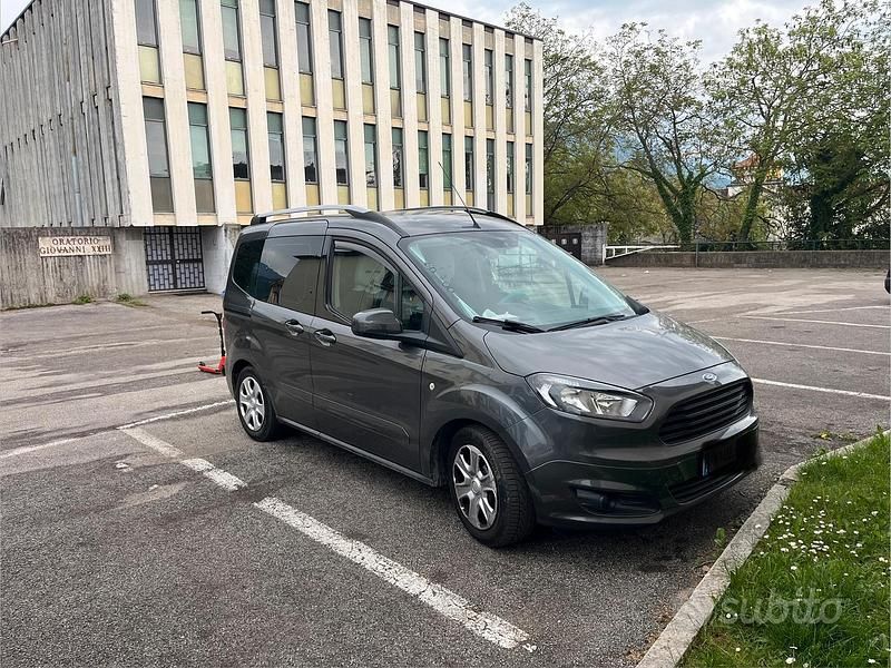 Usata Ford Tourneo Courier 101 CV (74 kW) 2018 Monovolume