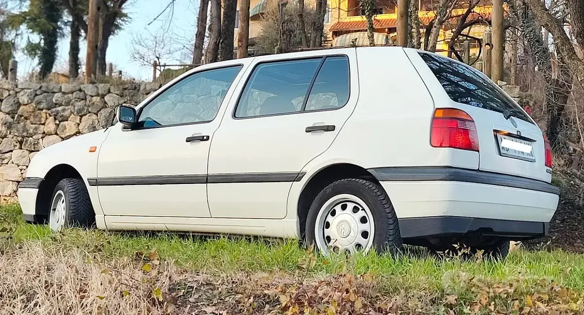 Usata VW Golf III 75 CV (55 kW) 1994 Bianco Berlina