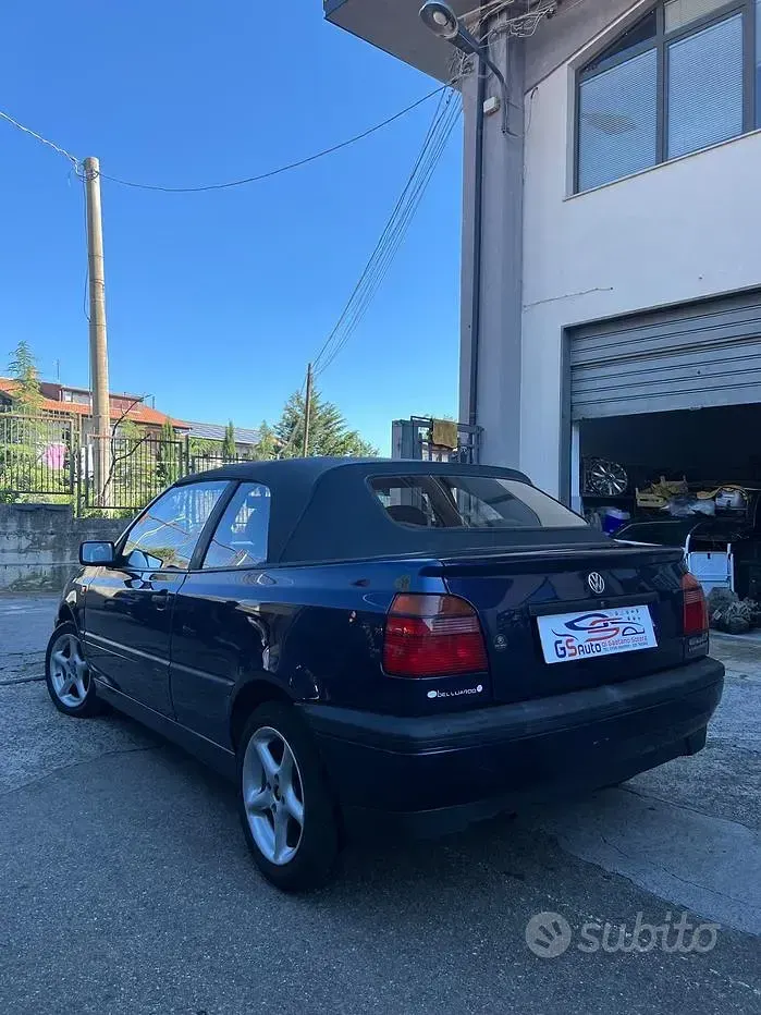 Usata VW Golf Cabriolet 75 CV (55 kW) 1995 Bluazzurro Cabrio