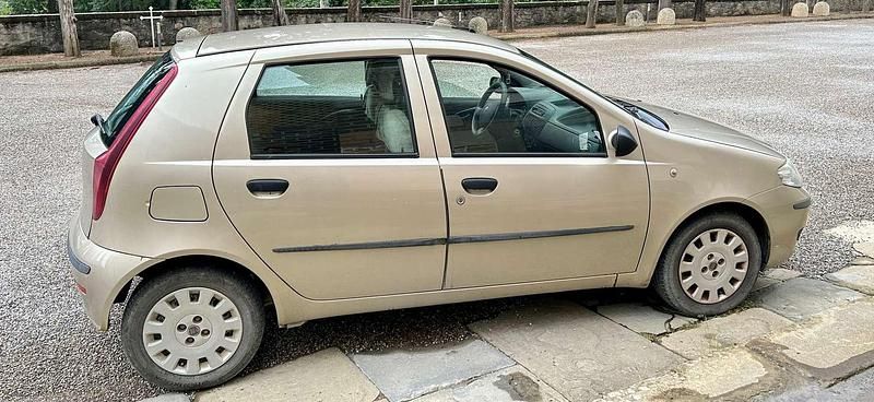 Usata Fiat Punto Classica 69 CV (50 kW) 2010 Utilitaria