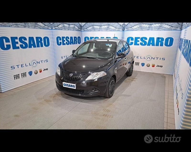 Usata Lancia Ypsilon S 70 CV (51 kW) 2024 Nero vulcano Utilitaria