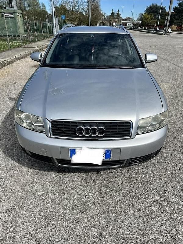 Usata Audi A4 130 CV (95 kW) 2003 Grigio Station wagon
