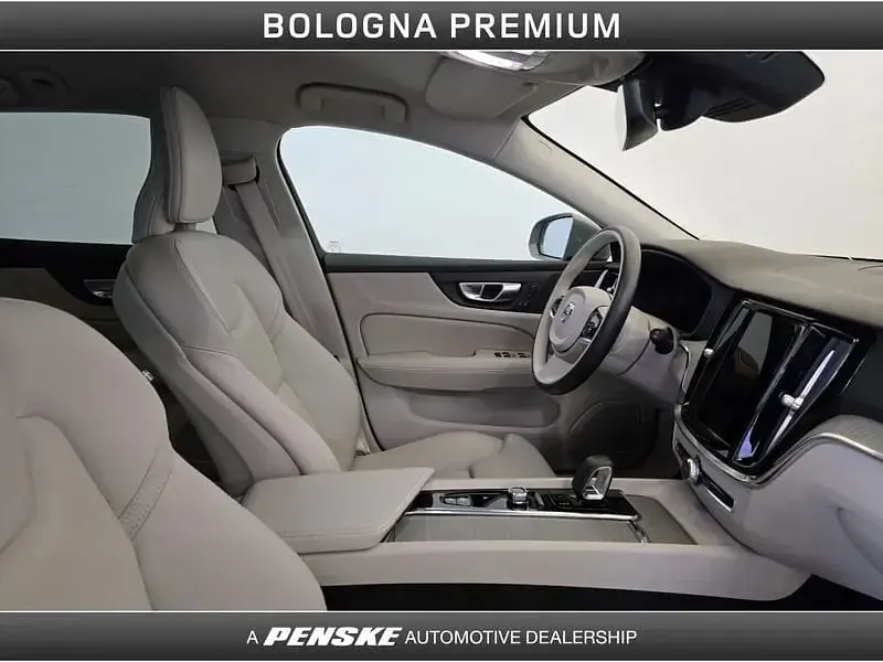 Usata Volvo V60 CC Plus 197 CV (144 kW) 2023 Grigio Station wagon