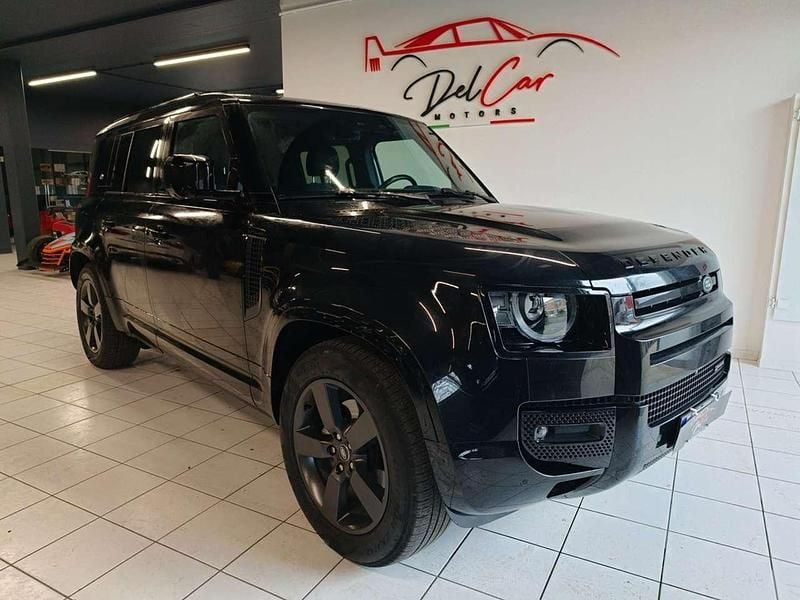 Usata Land Rover Defender SE Dynamic 200 CV (147 kW) 2023 Santorini black SUV