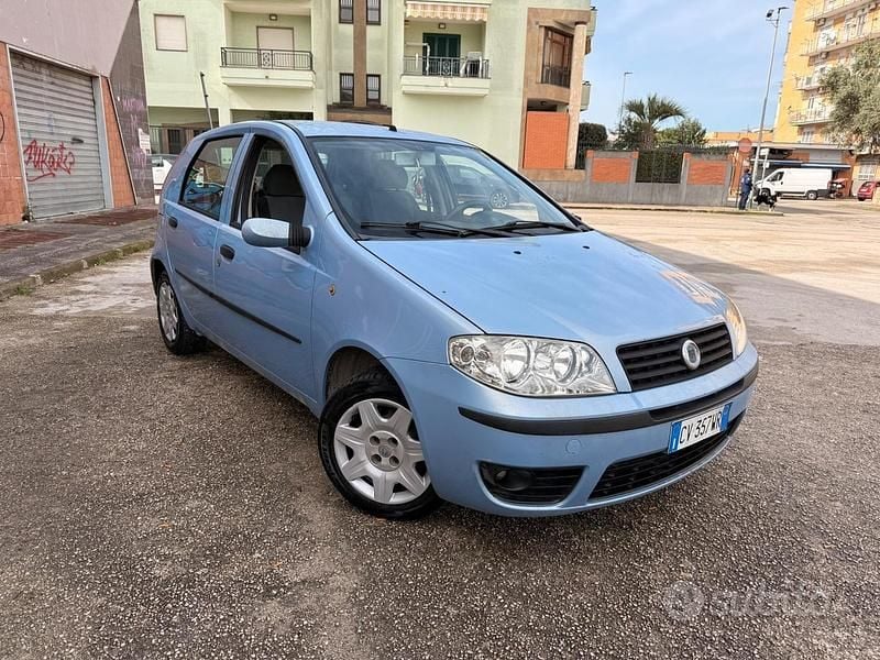 Usata Fiat Punto Dynamic 75 CV (55 kW) 2006 Blu Utilitaria