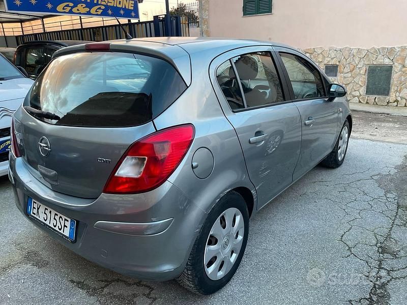 Usata Opel Corsa 75 CV (55 kW) 2012 Grigio Utilitaria