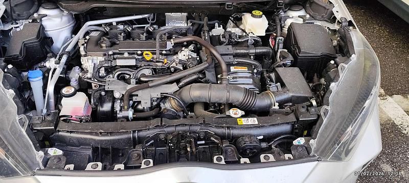 Usata Toyota Yaris Hybrid Active 92 CV (67 kW) 2021 Argento Berlina