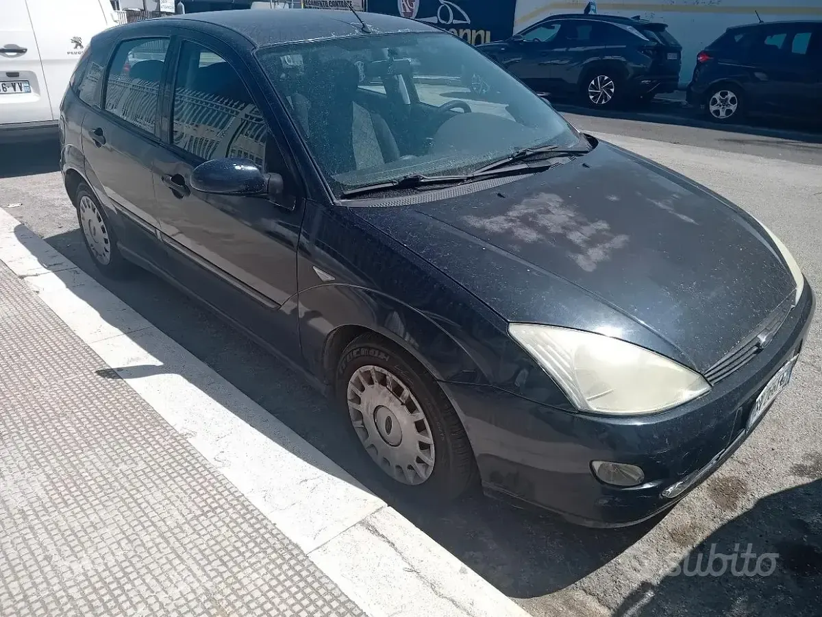Usata Ford Focus 100 CV (73 kW) 2003 Bluazzurro Berlina